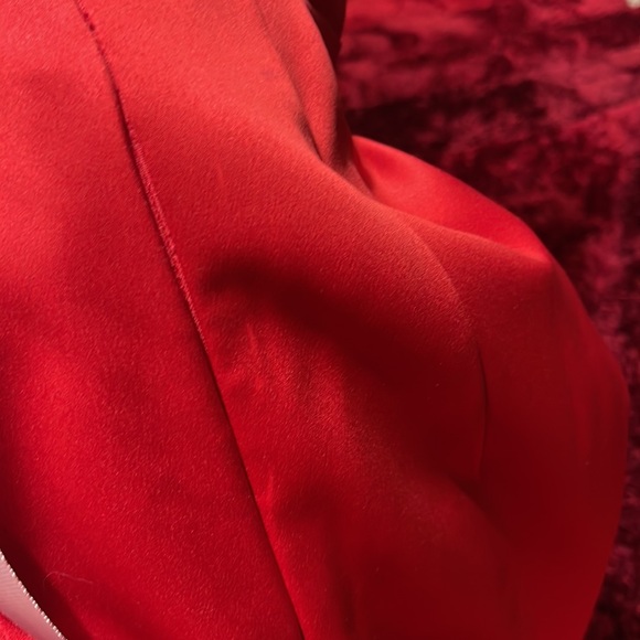 HOUSE OF CB  'LORETTA' RED SATIN OFF SHOULDER DRESS SEXY NIGHT OUT DATE ROMANCE - Picture 16 of 16